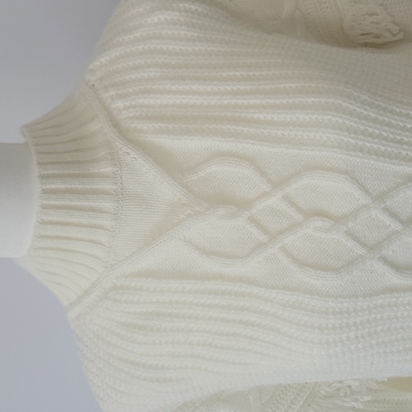 American Rag Fringe Sleeve Knit Tunic Ivory Sweater With Cut Out Back Size Small - Picture 2 of 14